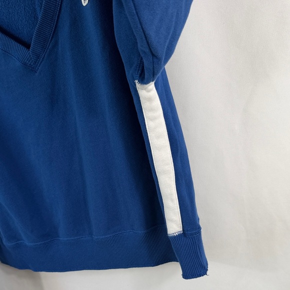 Abercrombie & Fitch Womens Blue V-Neck Sweater White Stripe. Size L. Cropped - Picture 4 of 6